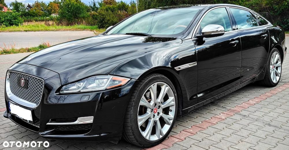 Jaguar XJ 3.0 T AWD LWB Portfolio - 2