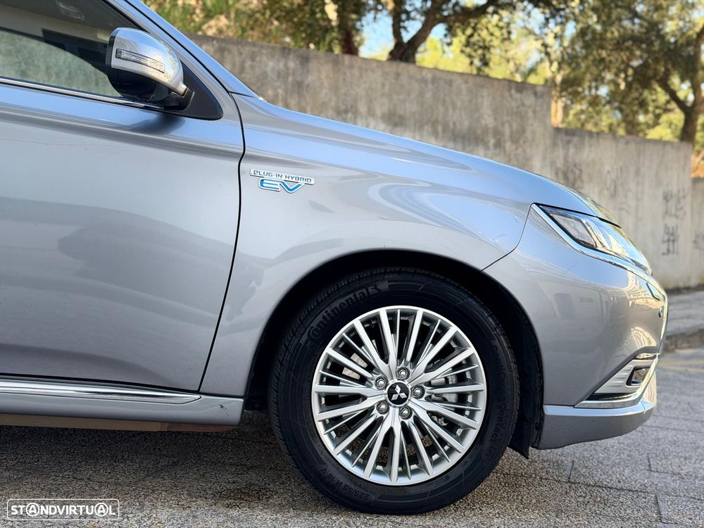 Mitsubishi Outlander - 13