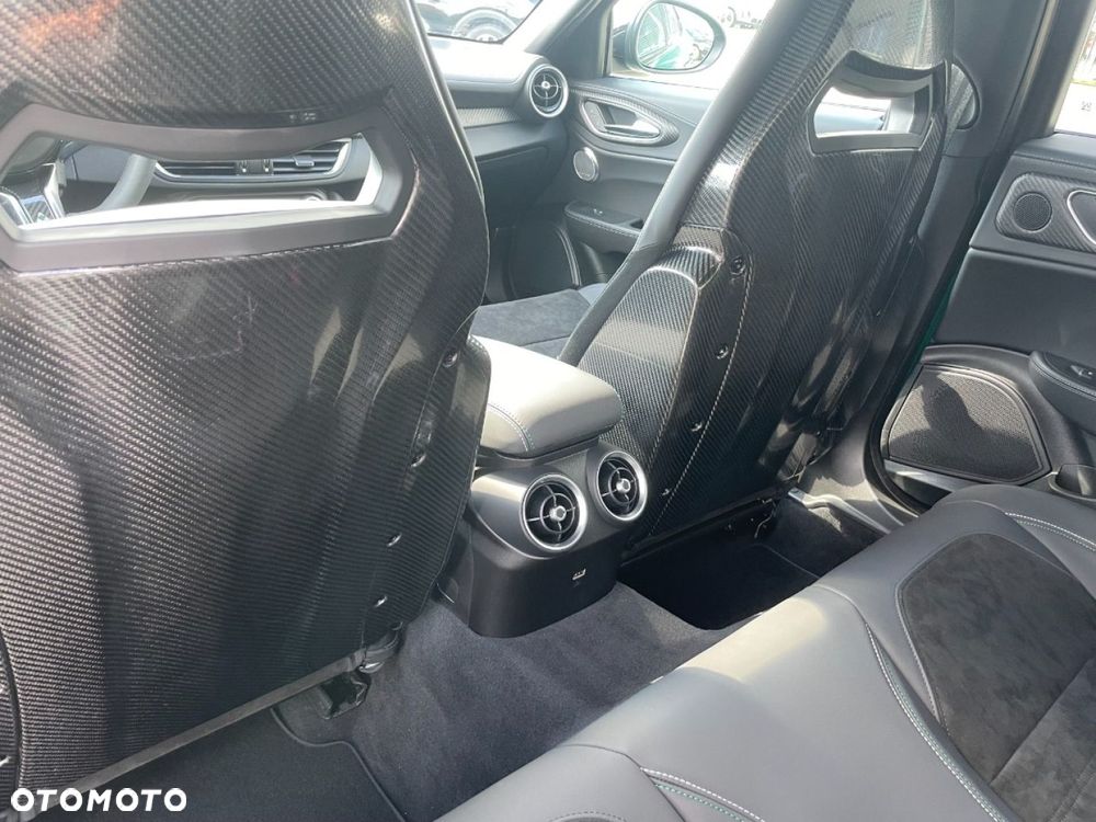 Alfa Romeo Giulia - 16