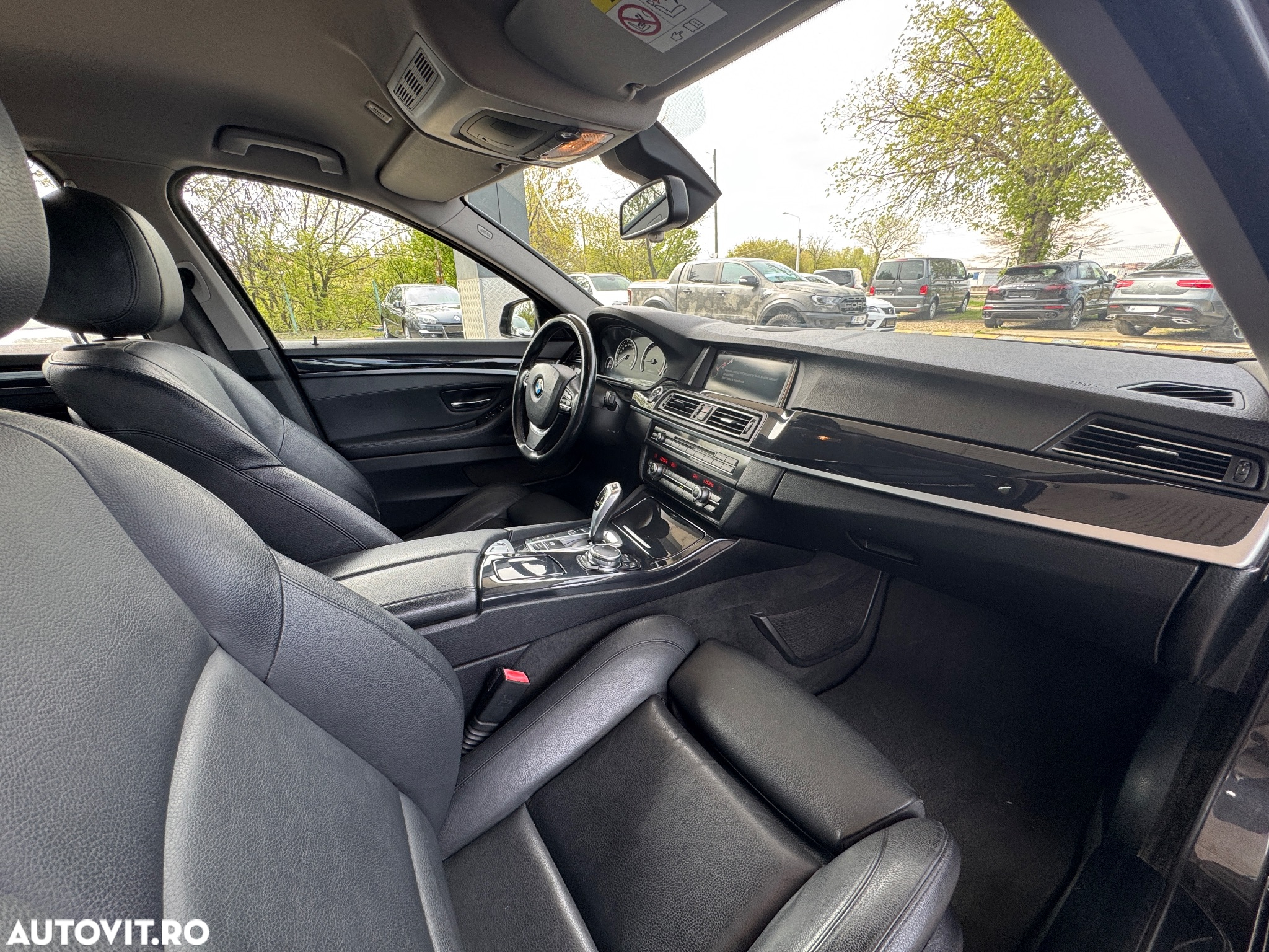 BMW Seria 5 525d xDrive AT - 22