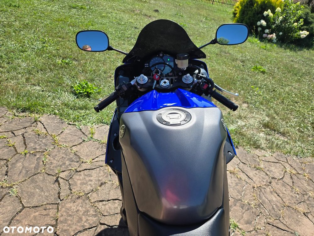 Yamaha YZF - 11