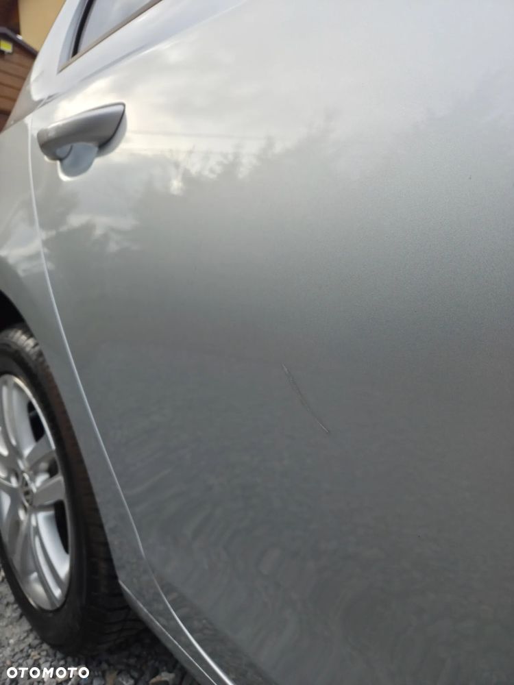 Volkswagen Golf 1.6 TDI DPF Comfortline - 29