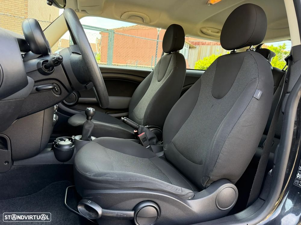 MINI 3 Portas One D - 6