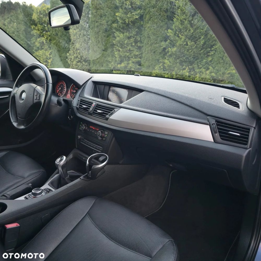 BMW X1 sDrive18d xLine - 23