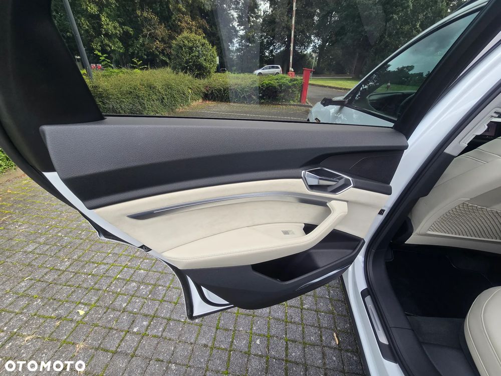 Audi e-tron 55 Quattro S Line - 21
