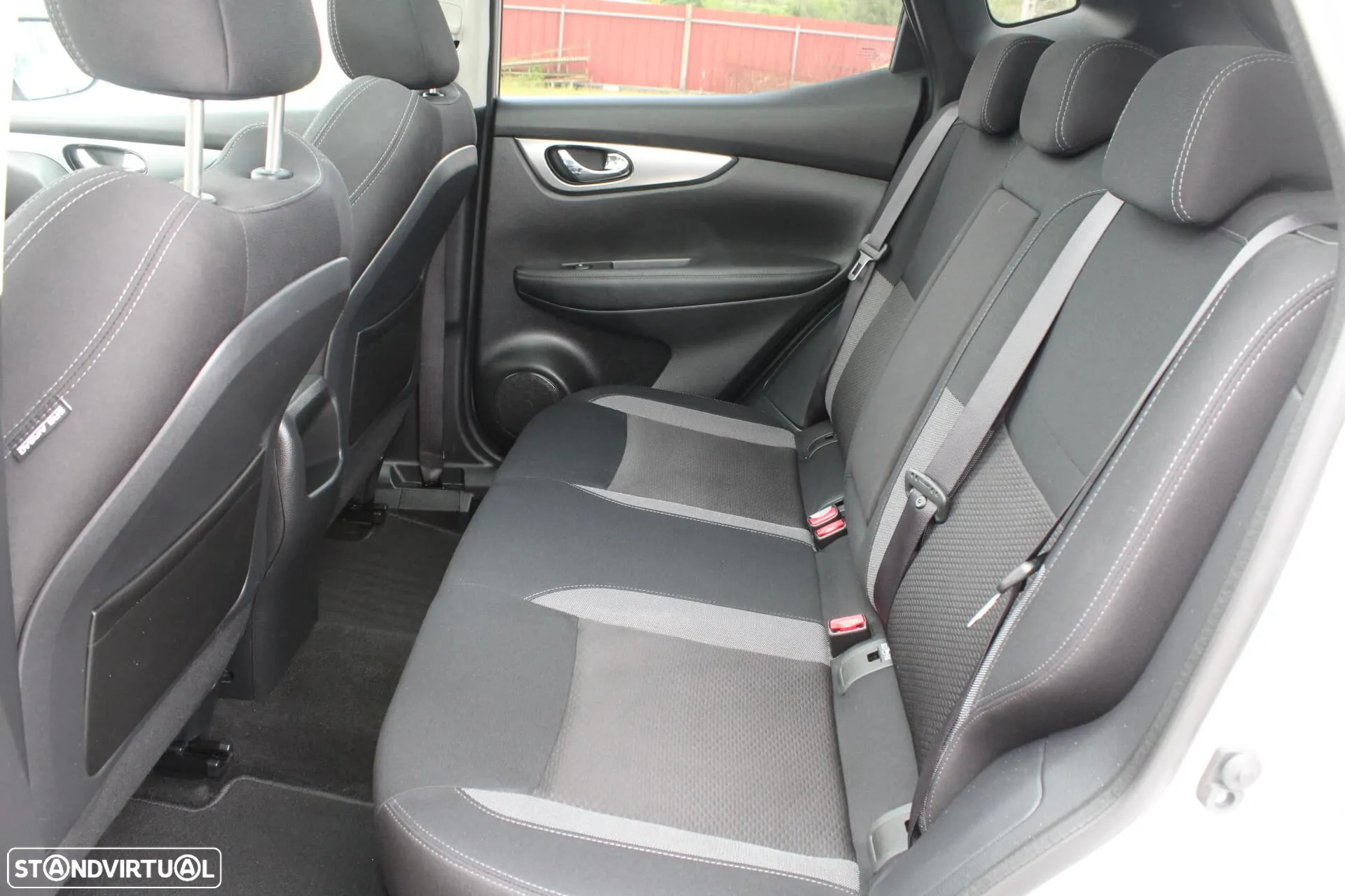 Nissan Qashqai 1.5 dCi N-Connecta - 8