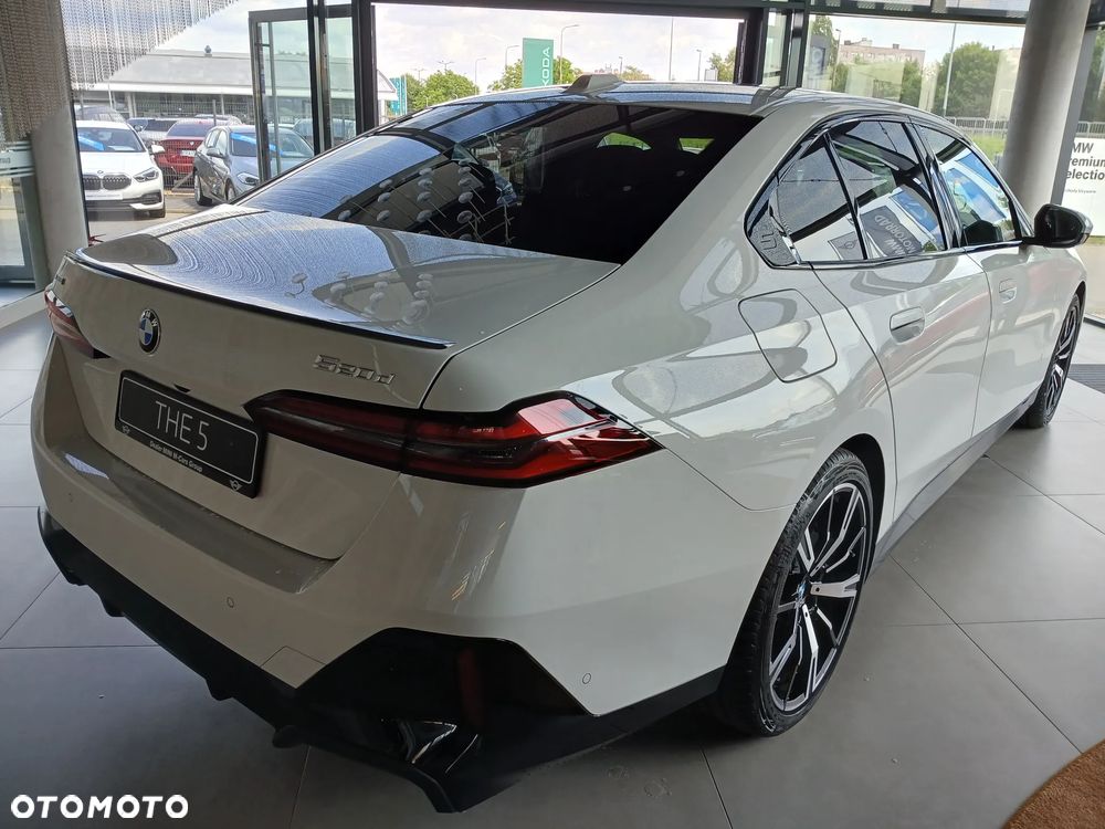 BMW Seria 5 520d xDrive mHEV - 9