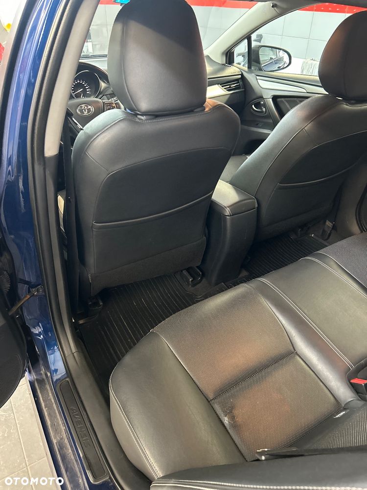Toyota Avensis 2.0 D-4D Premium - 21