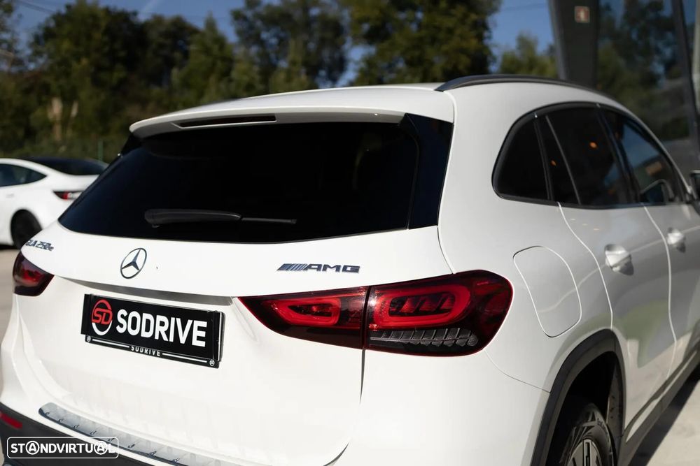 Mercedes-Benz GLA 250 e 8G-DCT Progressive - 32
