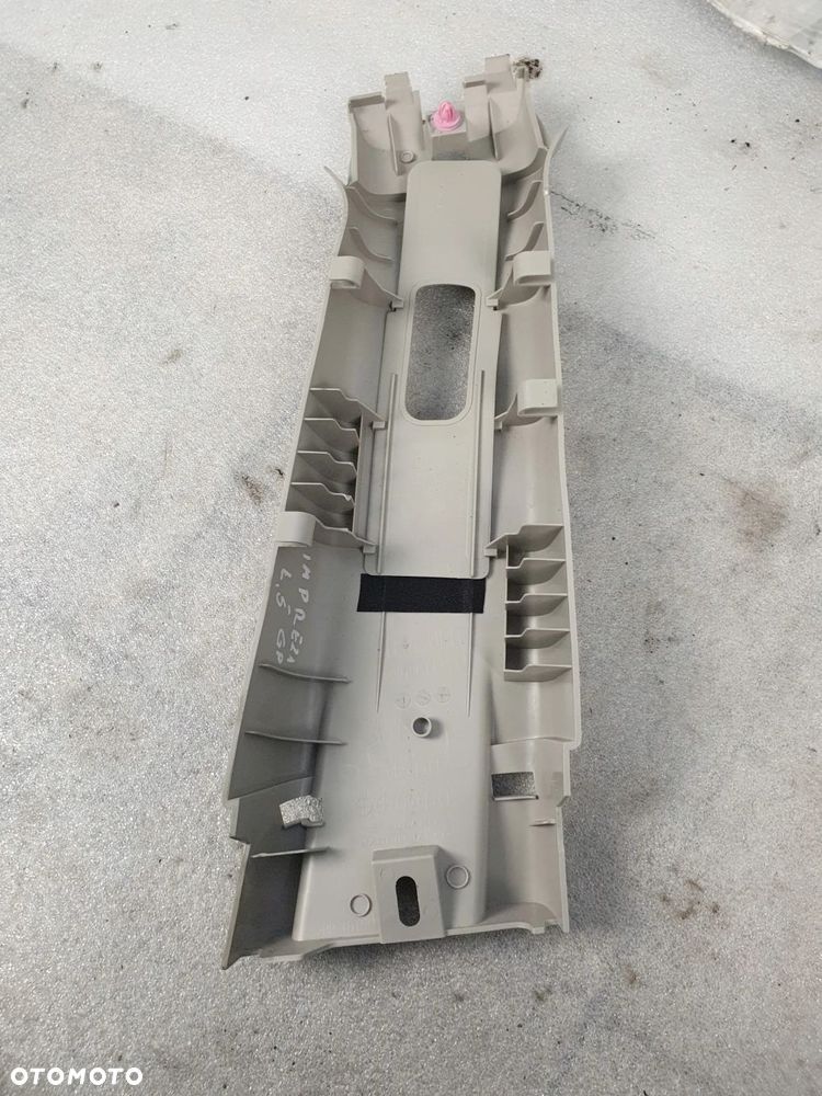 OSŁONA SŁUPKA ŚRODKOWEGO LEWA IMPREZA GP - 5