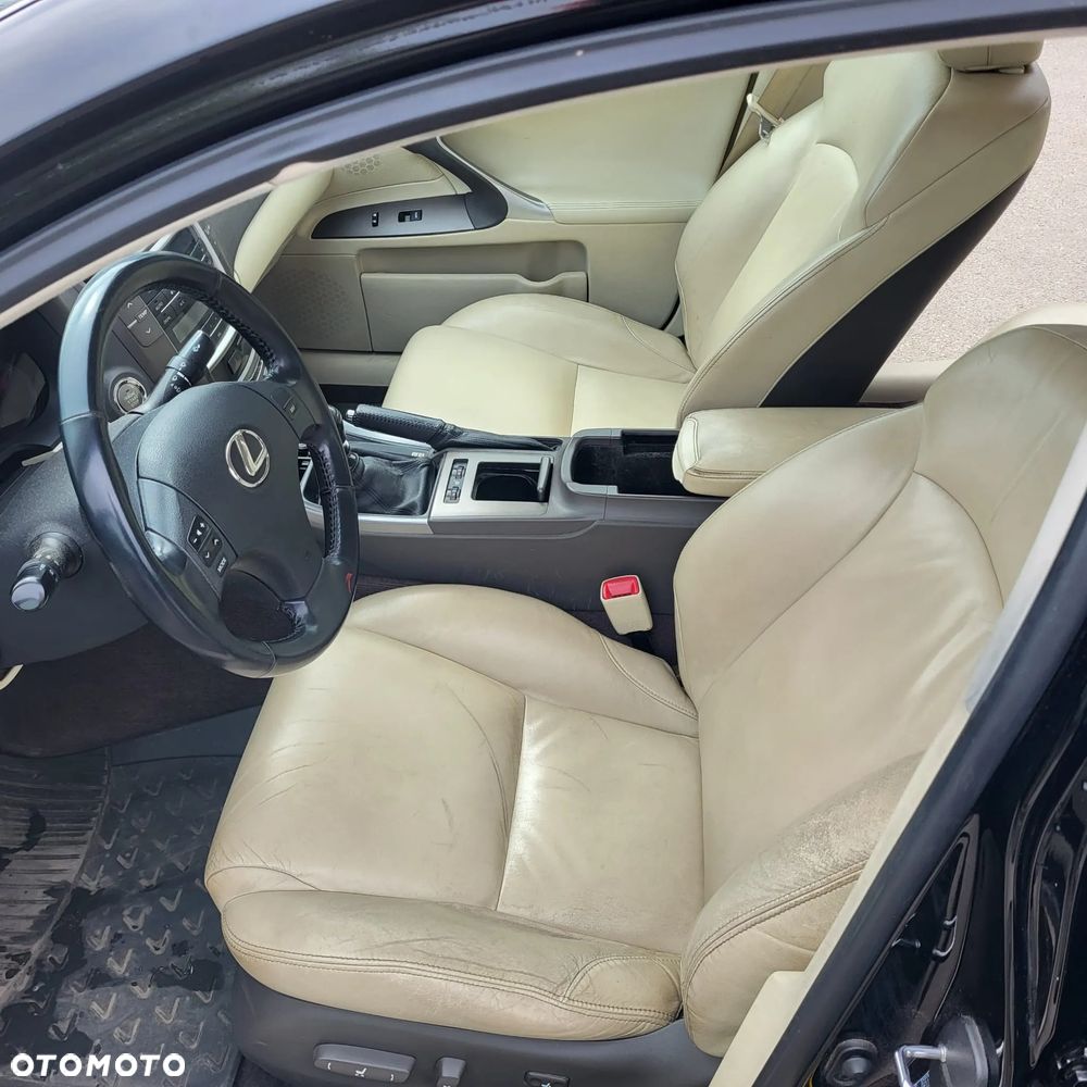 Lexus IS 220 D Comfort - 13