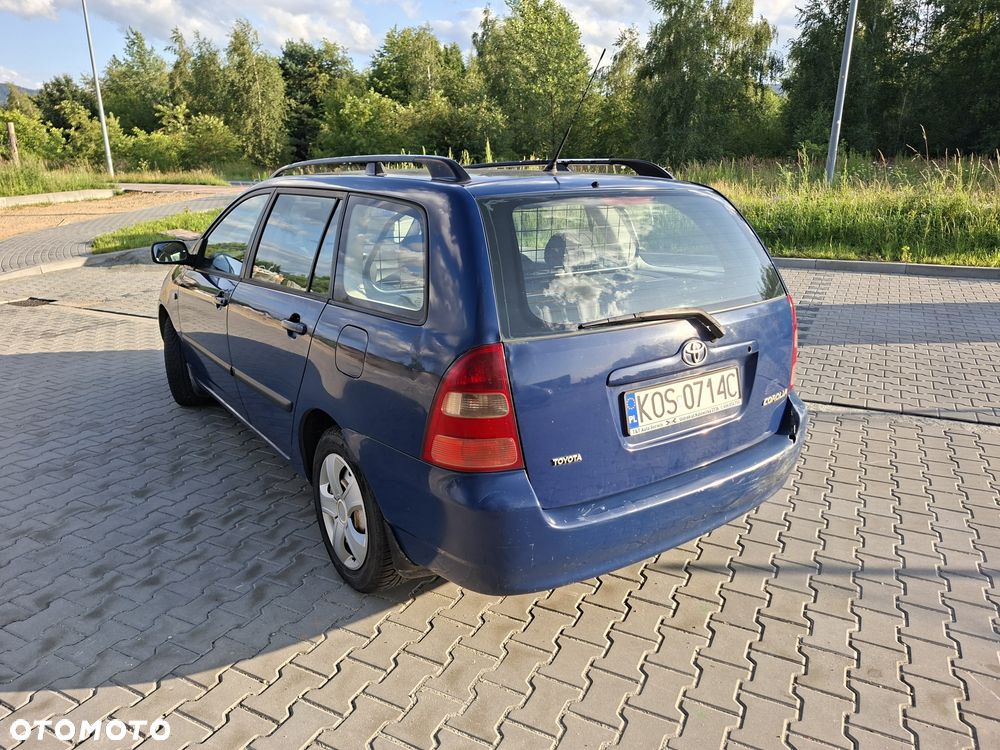 Toyota Corolla Verso - 2