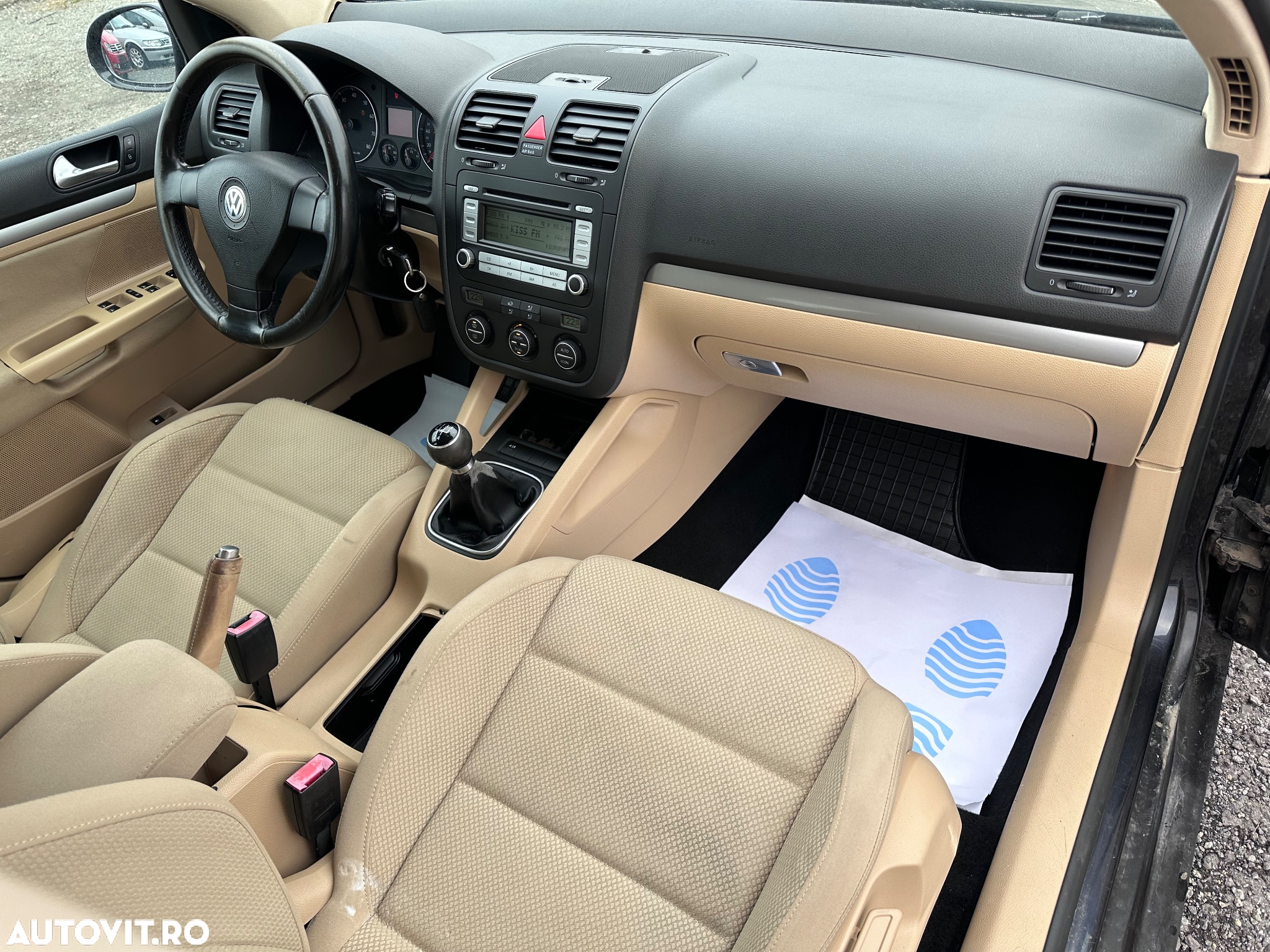 Volkswagen Golf 1.6 Comfortline - 23