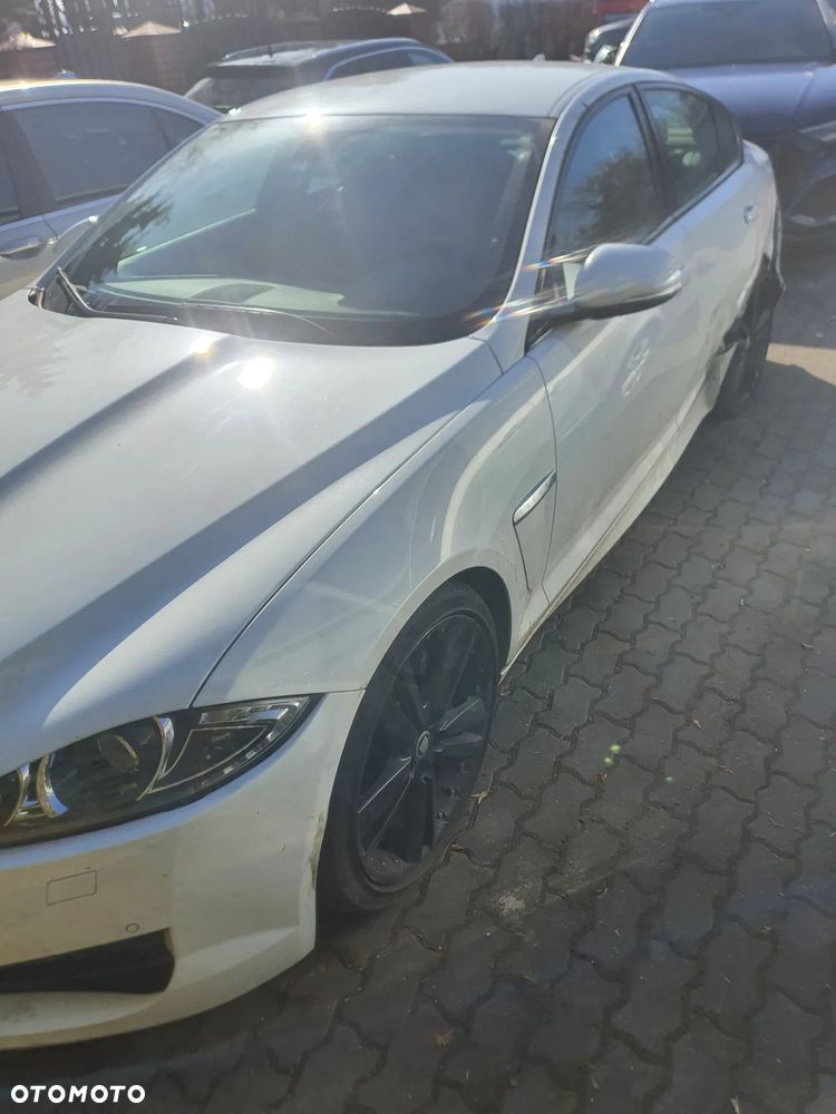 Jaguar XF 3.0 V6 S Portfolio - 8