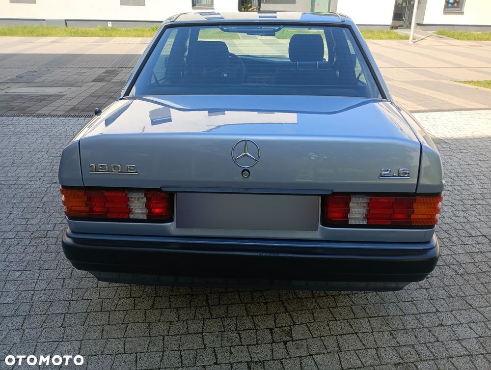 Mercedes-Benz W201 (190) - 11