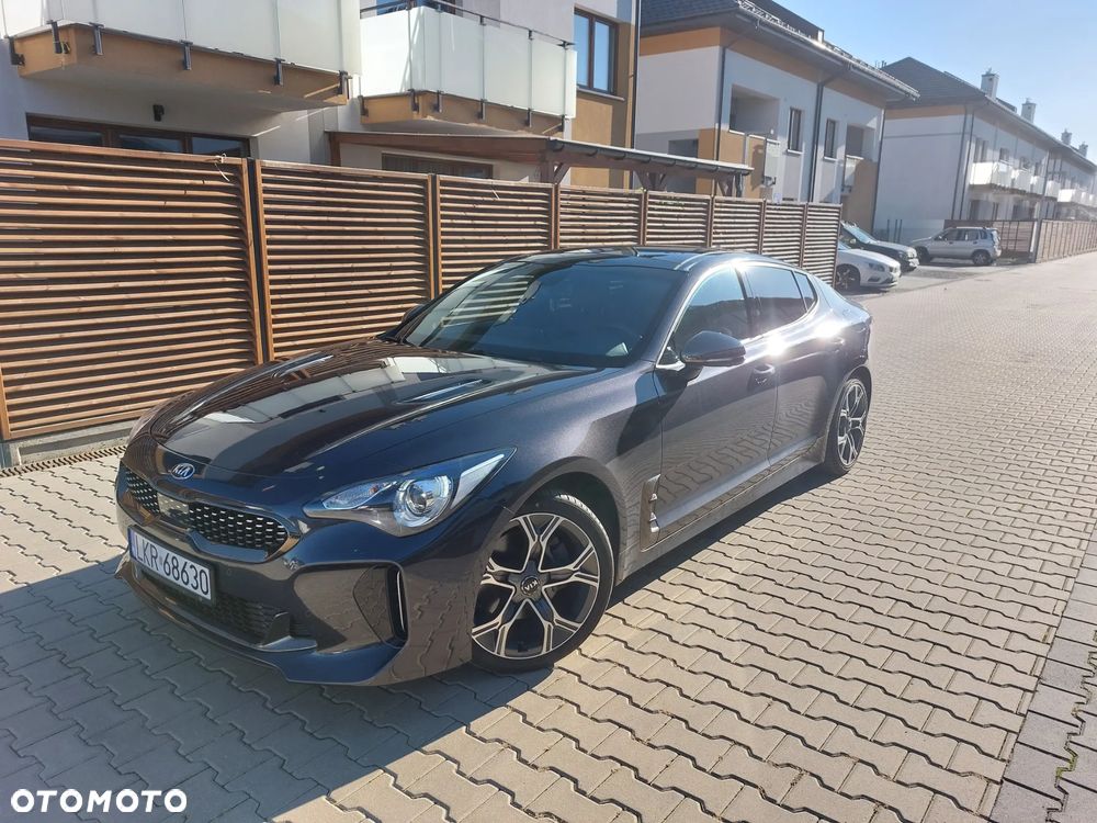 Kia Stinger - 1