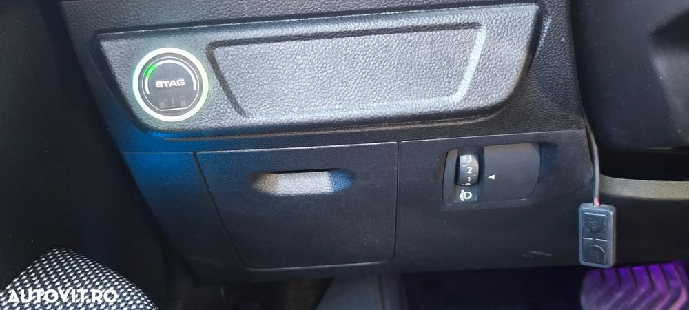 Dacia Logan TCe 90 CVT Comfort - 9