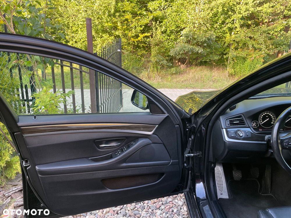 BMW Seria 5 530d Touring - 11