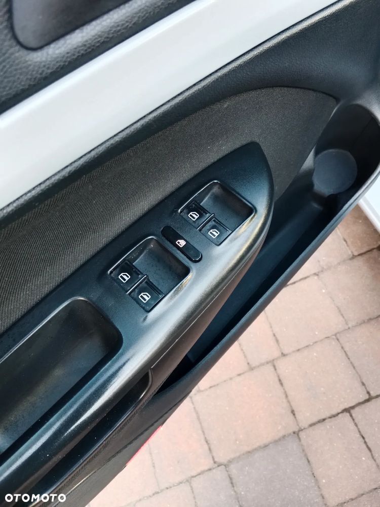 Skoda Octavia 1.6 TDI DPF Ambition - 12