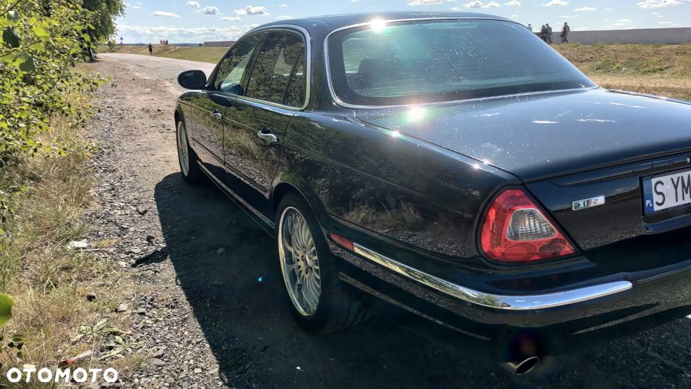Jaguar XJR 4.2 - 18