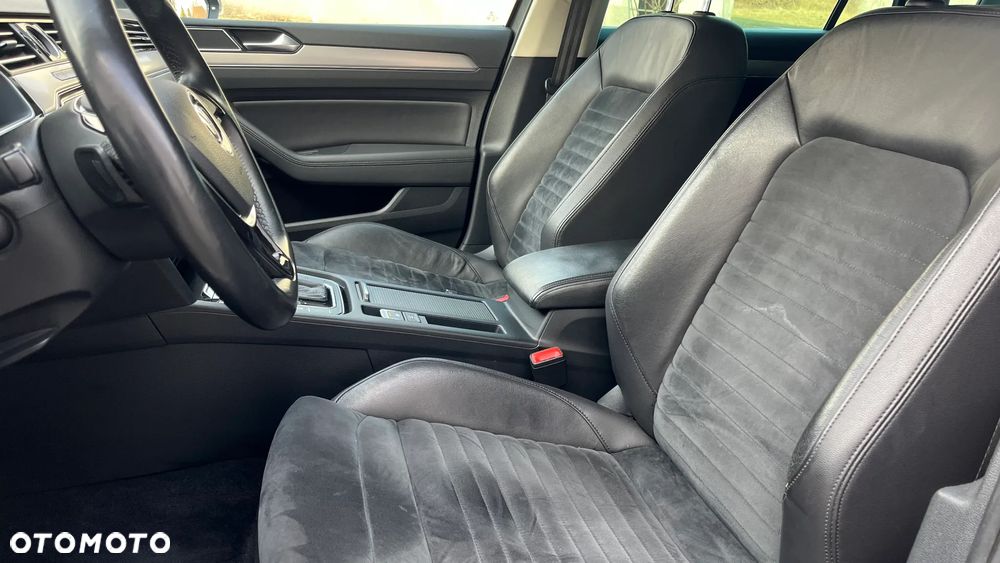 Volkswagen Passat 2.0 TDI SCR 4Motion DDG Highline - 12