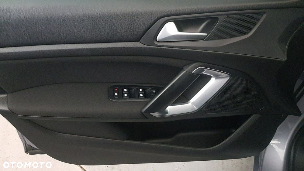 Peugeot 308 - 24