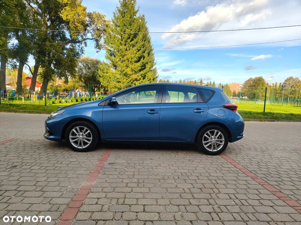 Toyota Auris 2016 photo 2