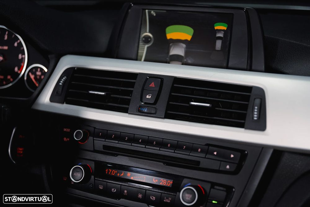 BMW 320 d Auto Exclusive - 19