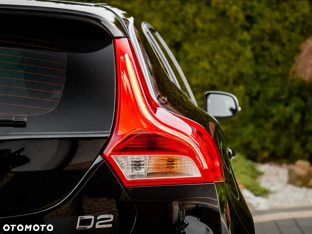 Volvo V40 D2 Drive-E R-Design Momentum - 37