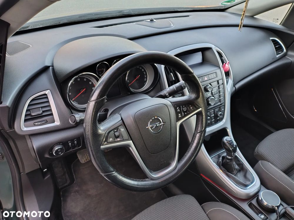 Opel Astra 1.6 Turbo Innovation - 11