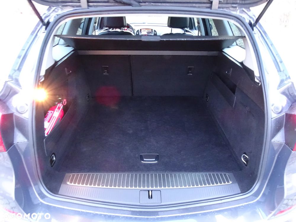 Opel Astra 1.6 CDTI DPF ecoFLEX TourerStart/Stop Exklusiv - 22