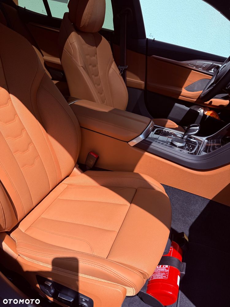 BMW Seria 8 - 21