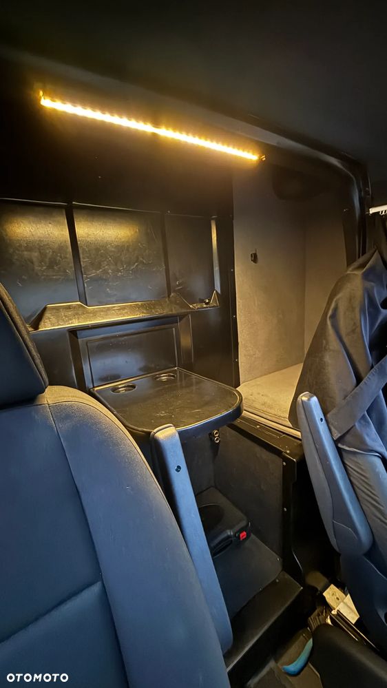 Mercedes-Benz W907 - 6