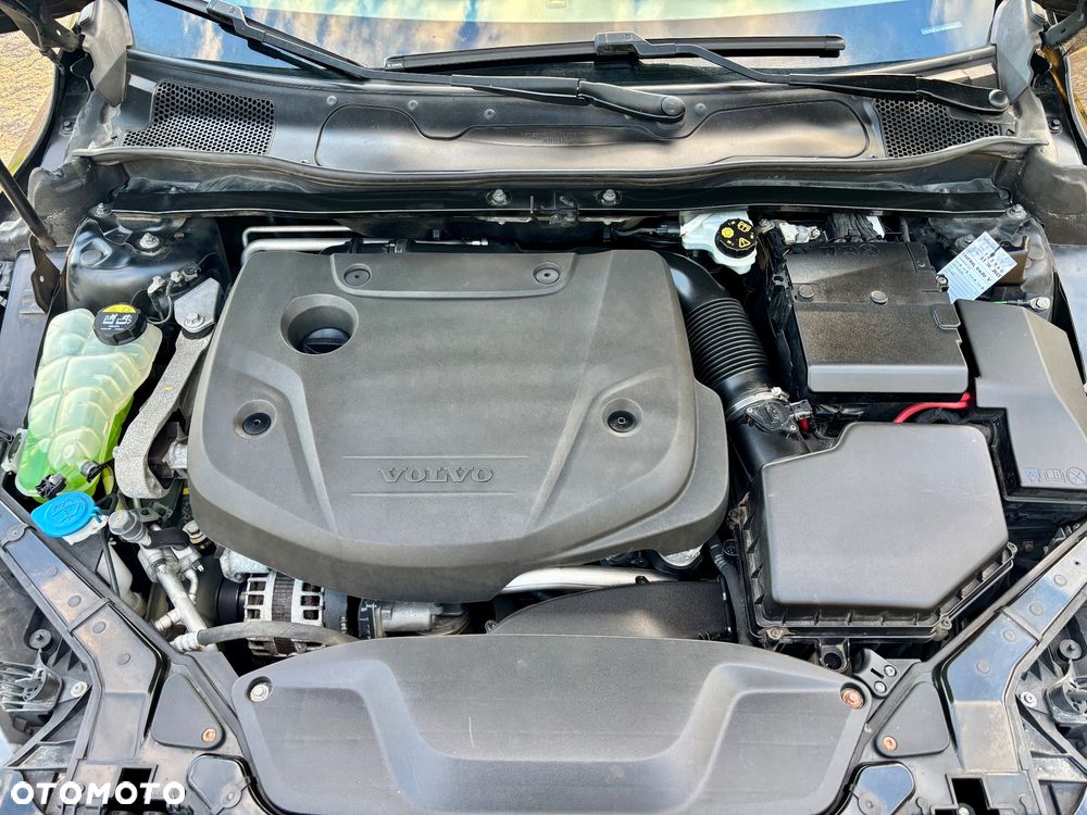 Volvo V40 Cross Country D2 Momentum - 17