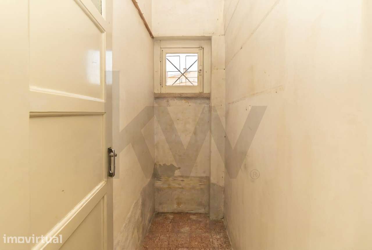 APARTAMENTO T2 COM LOGRADOURO DE 60M2 - RUA D. CARLOS I, LARANJEIRO - Grande imagem: 4/32