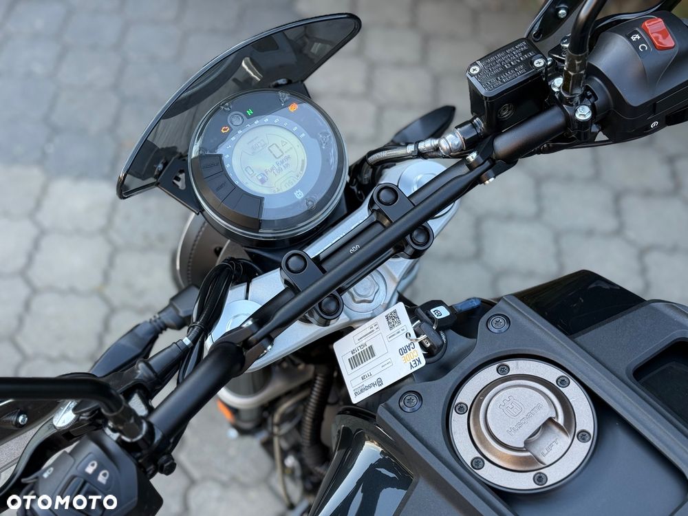 Husqvarna Svartpilen - 31