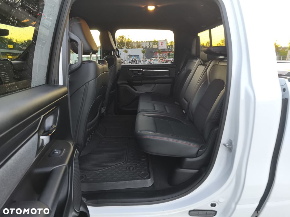 RAM 1500 5.7 Crew Cab Bighorn - 14