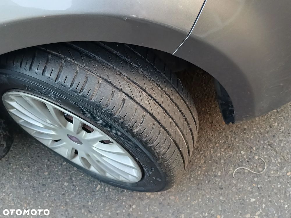 Fiat Bravo 1.9 Multijet 16V Dynamic Pack - 23