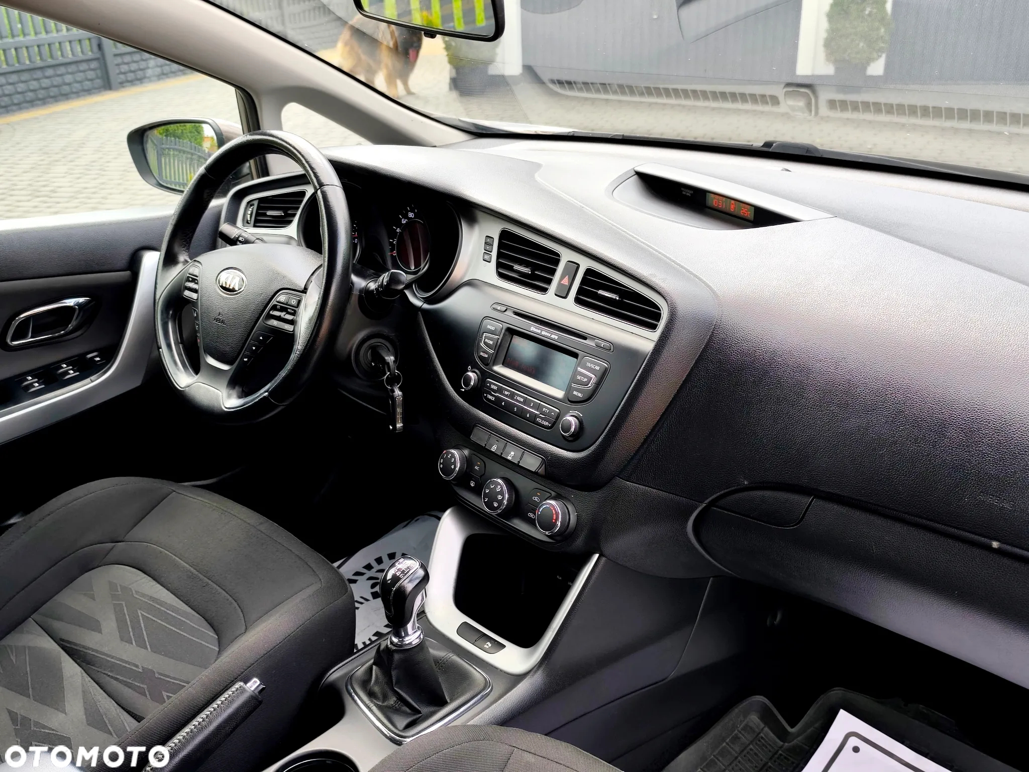 Kia Ceed - 33