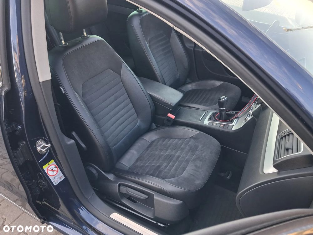 Volkswagen Passat 2.0 TDI BlueMotion Technology Highline - 34