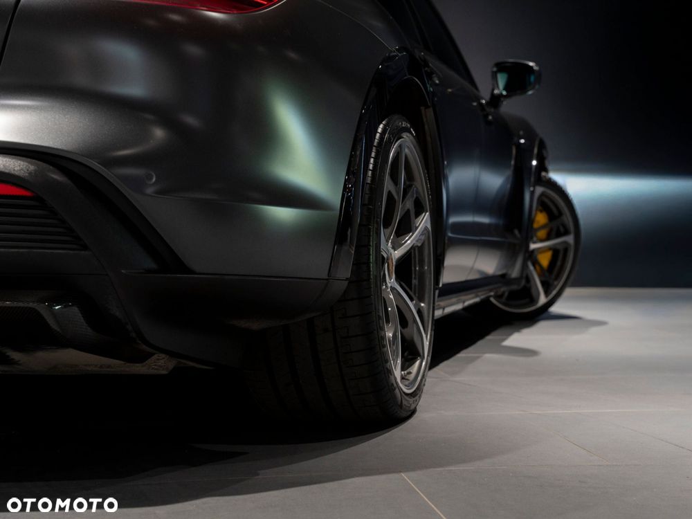 Porsche Taycan Turbo S - 28