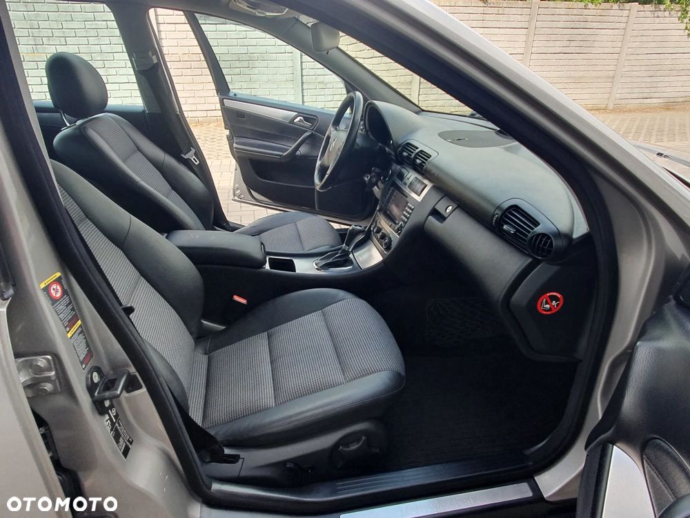 Mercedes-Benz Klasa C 180 Kompressor Automatik Avantgarde - 31