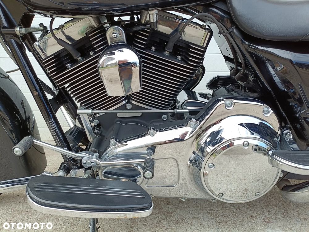 Harley-Davidson Touring Street Glide - 31