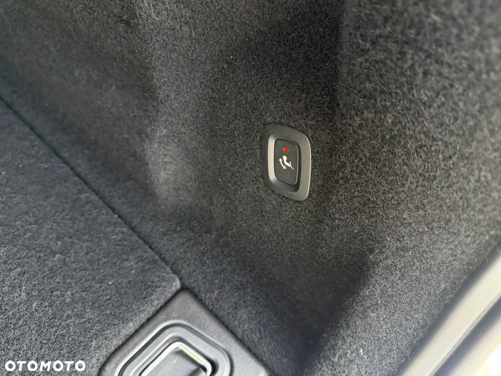 Volvo XC 60 B4 B Momentum Pro - 36