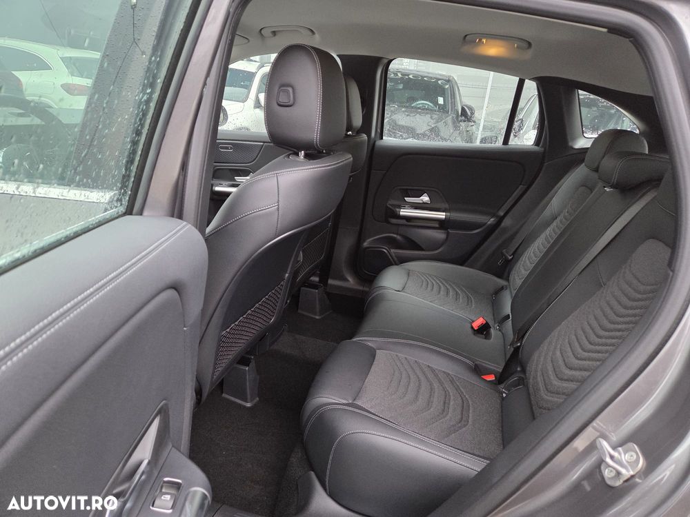 Mercedes-Benz GLA 180 MHEV - 12