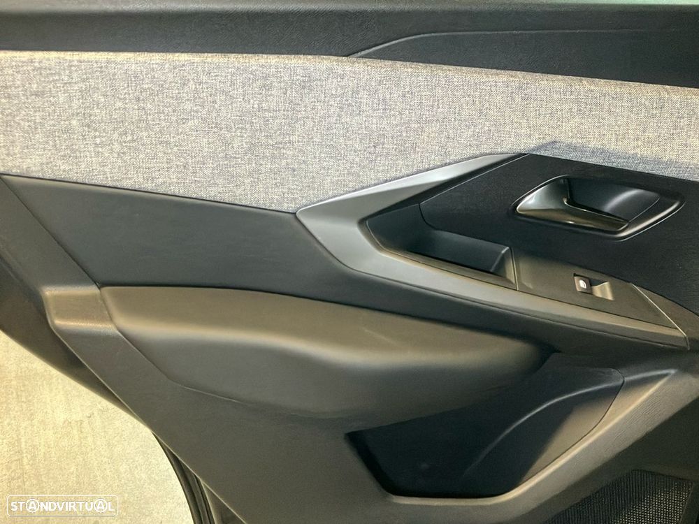 Peugeot 3008 1.2 Hybrid Allure e-DCS6 - 21
