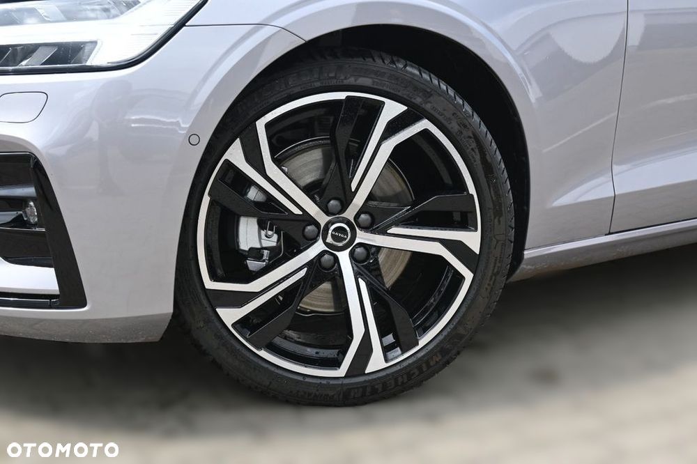 Volvo V60 B4 B Plus Dark - 16