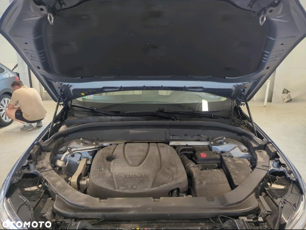 Volvo XC 60 D4 Momentum Pro - 9