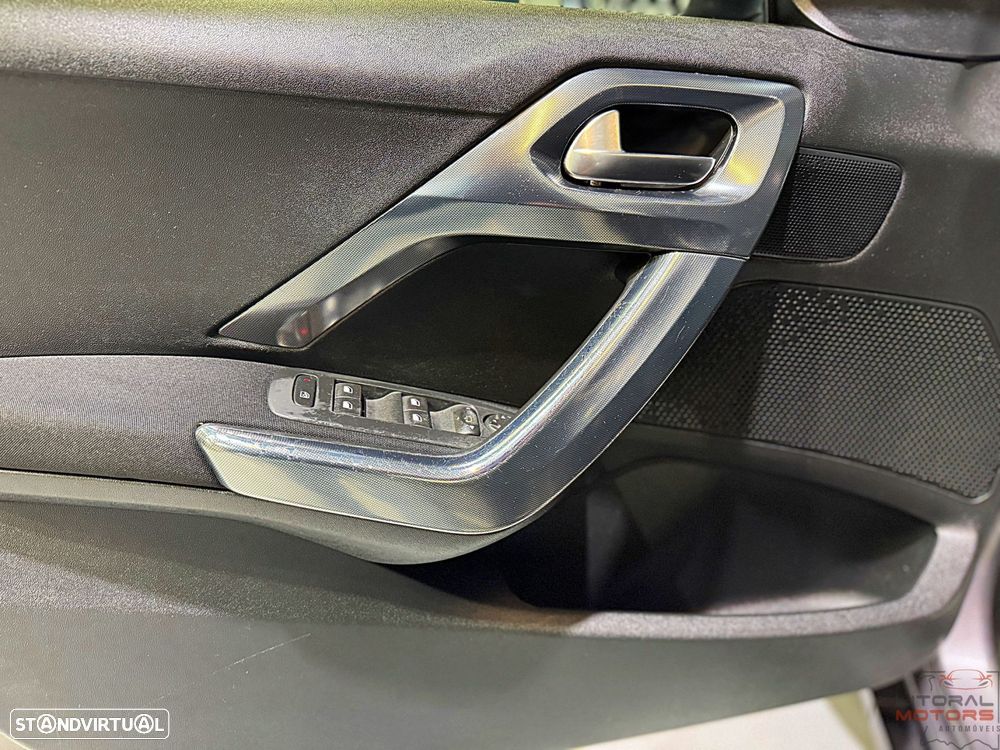 Peugeot 2008 1.6 e-HDi Active - 17