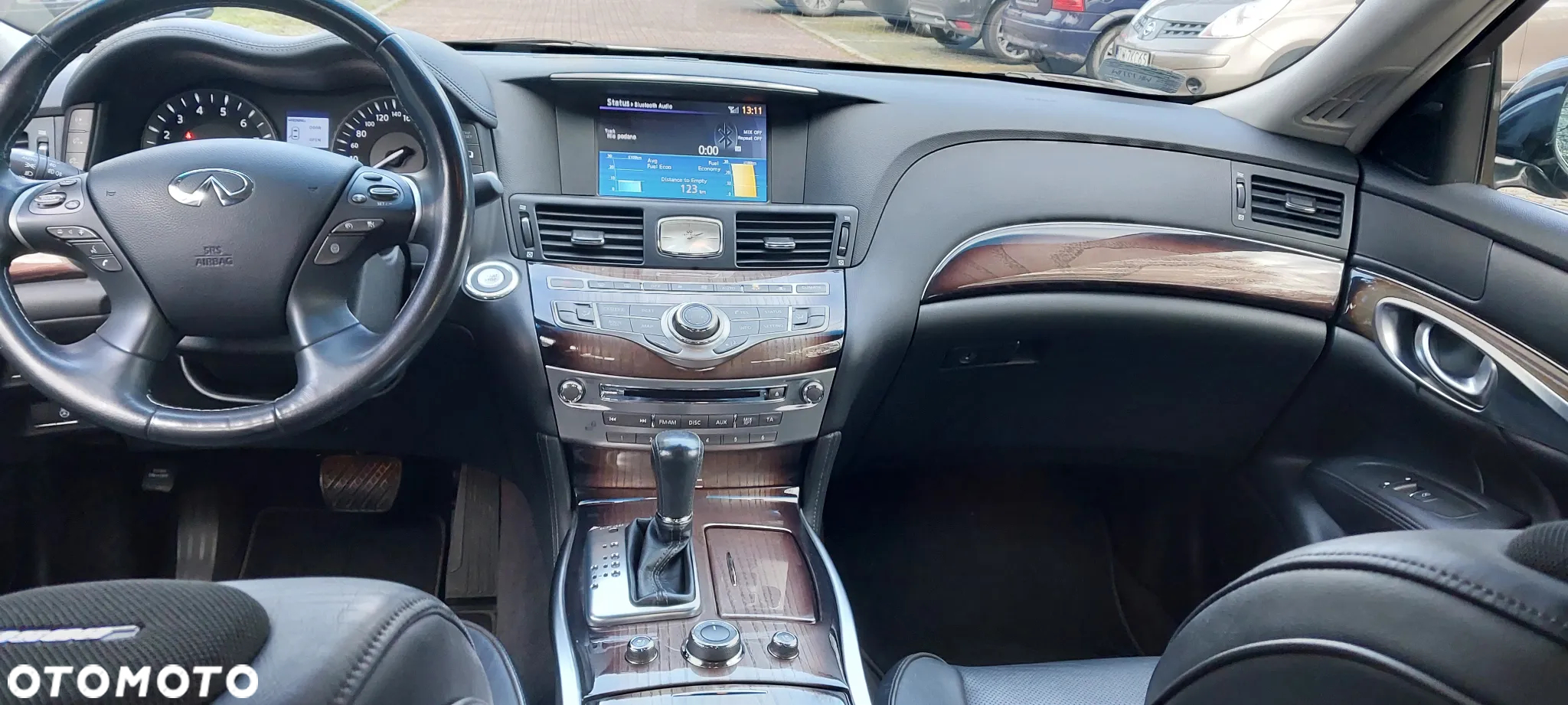 Infiniti Q70 Hybrid Premium Tech - 10